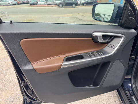 2016 Volvo XC60 T6 Drive-E Platinum