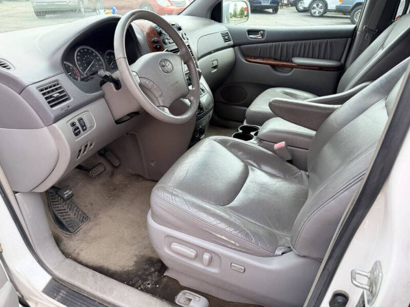2005 Toyota Sienna XLE 7 Passenger