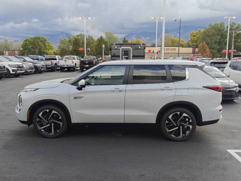 2025 Mitsubishi Outlander PHEV SE