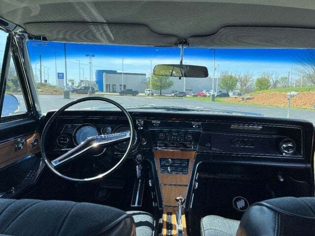 1965 Buick Riviera 38