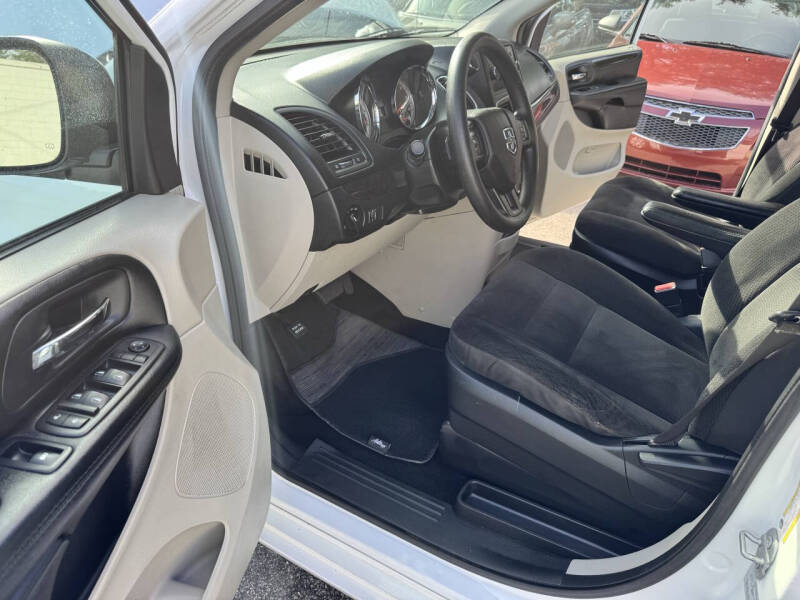 2017 Dodge Grand Caravan SE