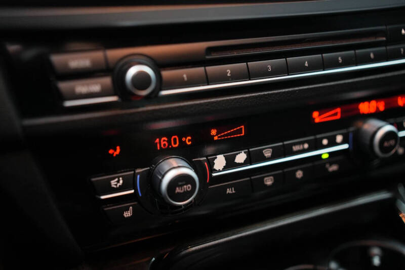 2012 BMW 5 Series 550i