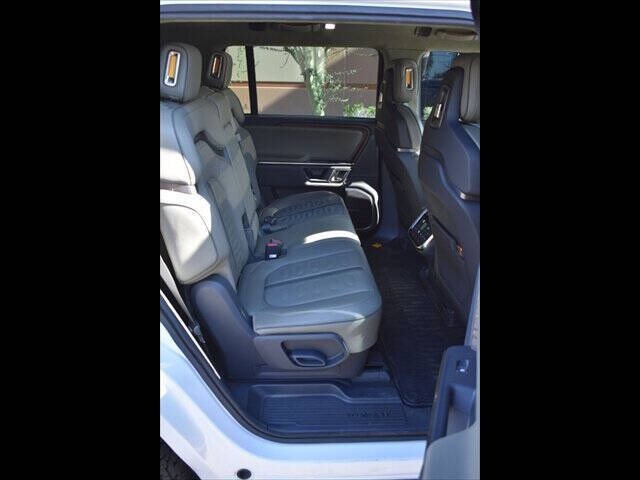 2023 Rivian R1S Adventure