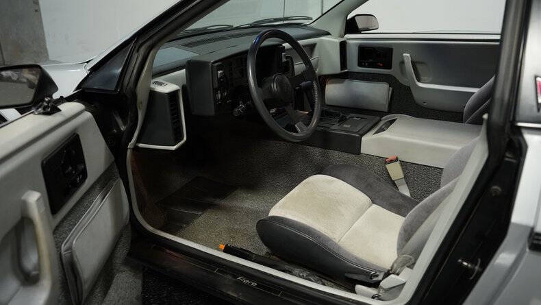 1985 Pontiac Fiero SE