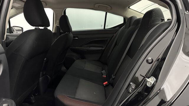 2022 Nissan Versa SR