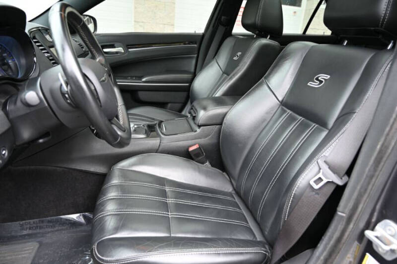2017 Chrysler 300