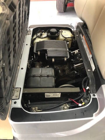 2017 Yamaha QuieTech Gas Golf Car - Silver