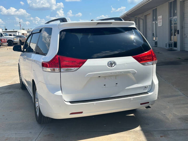 2012 Toyota Sienna XLE 8-Passenger