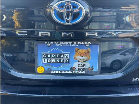 2018 Toyota Camry Hybrid LE