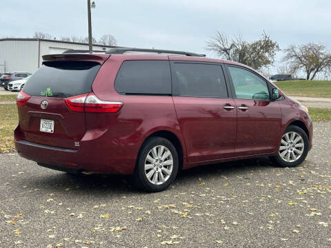 2017 Toyota Sienna XLE 7-Passenger