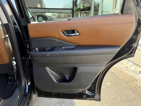 2023 Nissan Pathfinder Platinum
