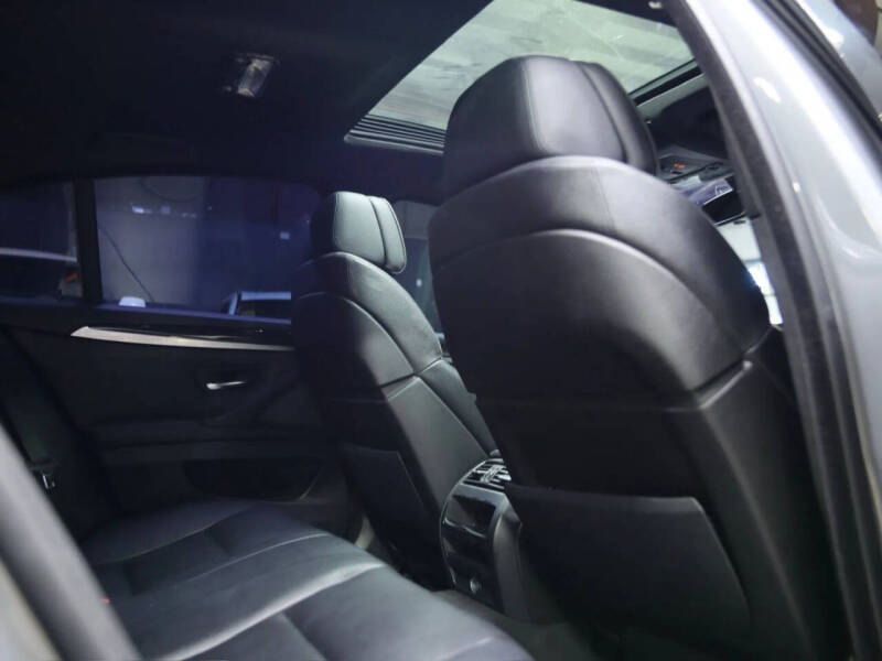 2012 BMW 5 Series 528i