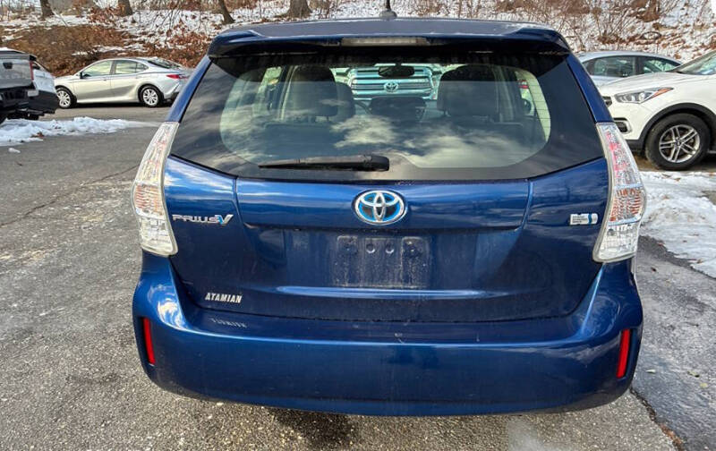2012 Toyota Prius v Three