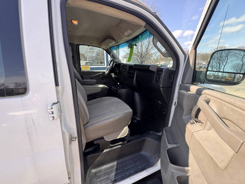 2016 GMC Savana 2500