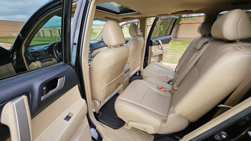 2013 Toyota Highlander SE