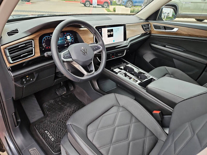 2024 Volkswagen Atlas SE