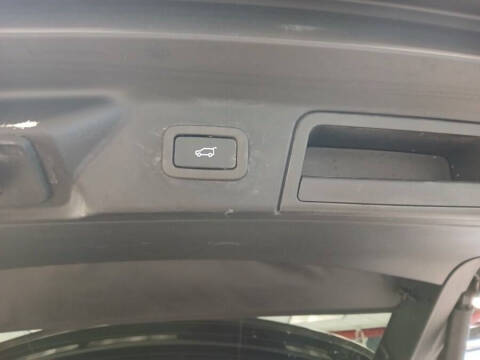 2022 Land Rover Range Rover Velar P250 R-Dynamic S