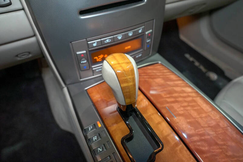 2005 Cadillac XLR