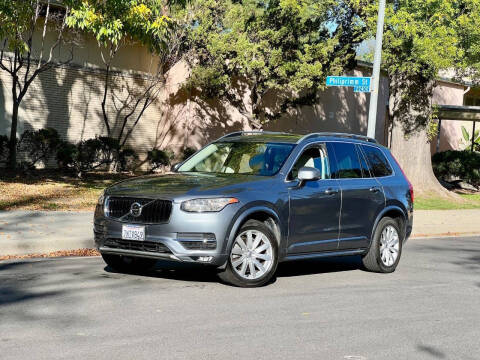 2016 Volvo XC90 T6 Momentum