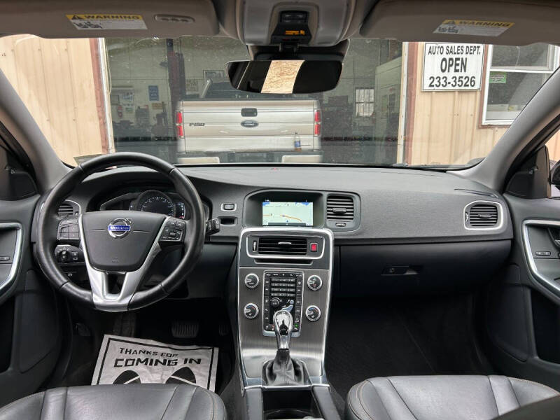 2016 Volvo V60 Cross Country T5