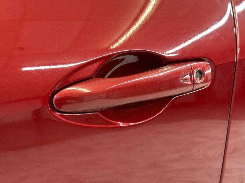 2022 Nissan Versa SR