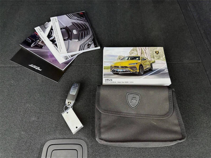 2020 Lamborghini Urus