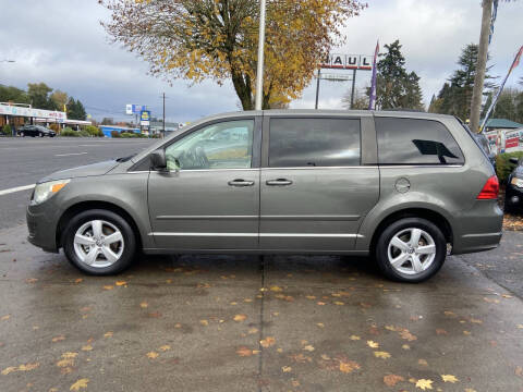 2010 Volkswagen Routan SE