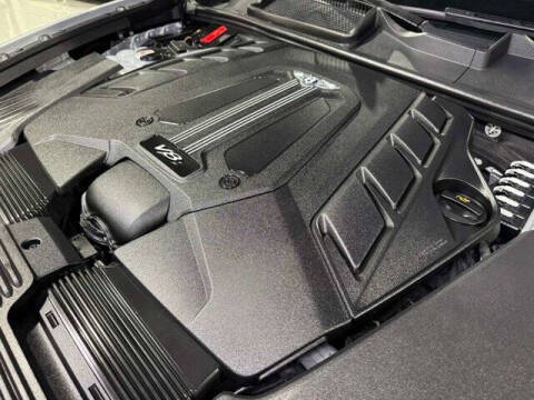 2023 Bentley Bentayga EWB V8