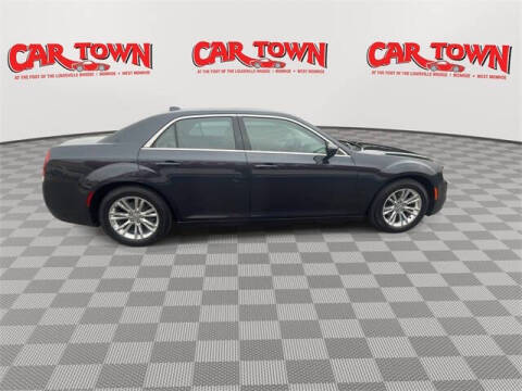 2019 Chrysler 300 Touring