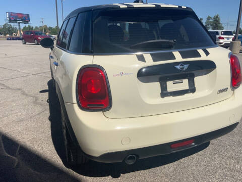 2017 MINI Hardtop 4 Door Cooper