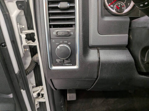 2016 RAM 1500 SLT