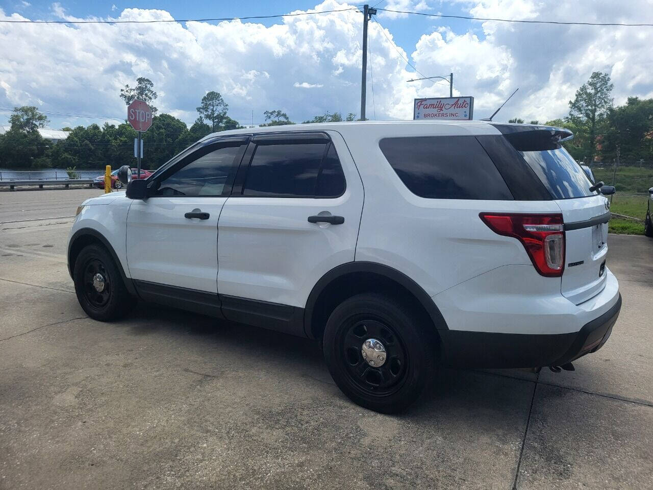 2015 Ford Explorer for sale at FAMILY AUTO BROKERS in Longwood, FL