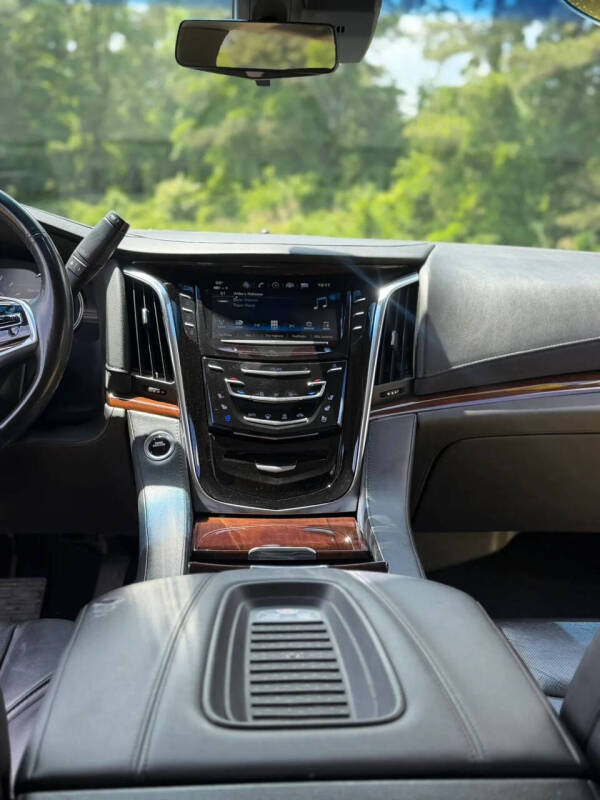 2018 Cadillac Escalade ESV Luxury