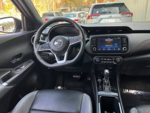 2021 Nissan Kicks SR