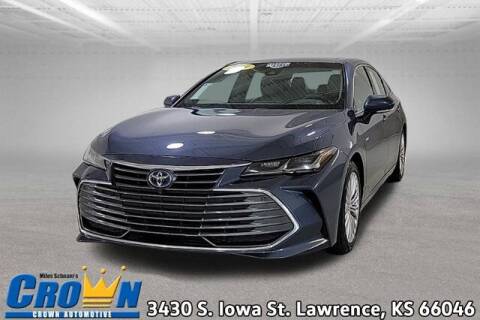 2019 Toyota Avalon Hybrid for sale at Crown Automotive of Lawrence Kansas in Lawrence KS