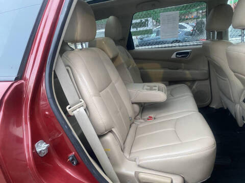 2017 Nissan Pathfinder SL