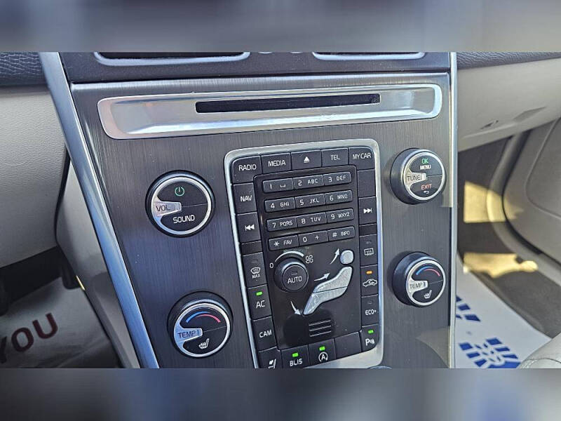 2015 Volvo XC60 T5 Drive-E Platinum