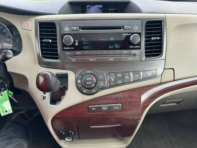 2012 Toyota Sienna