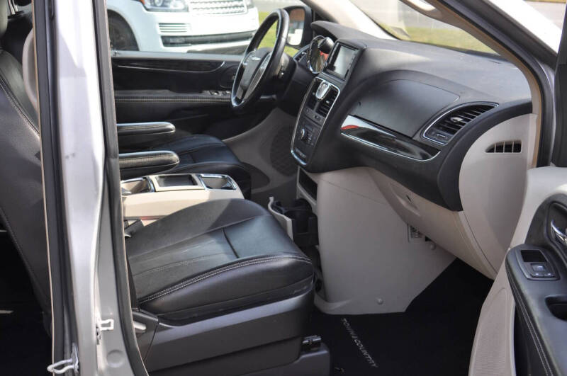 2015 Chrysler Town and Country Touring
