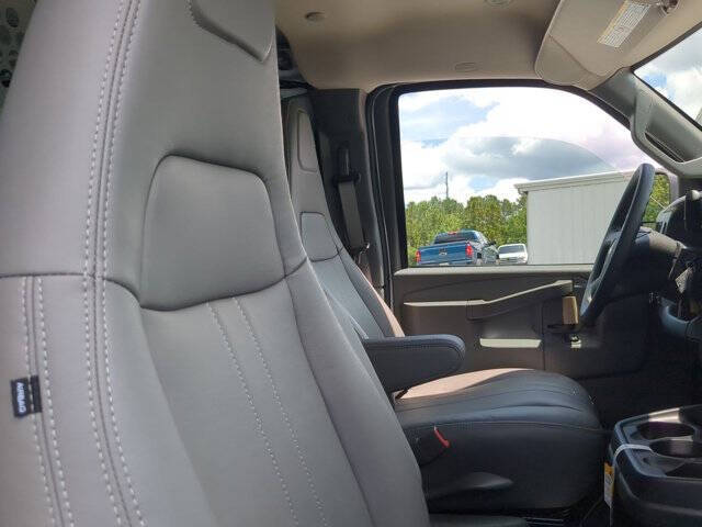 2025 Chevrolet Express 2500