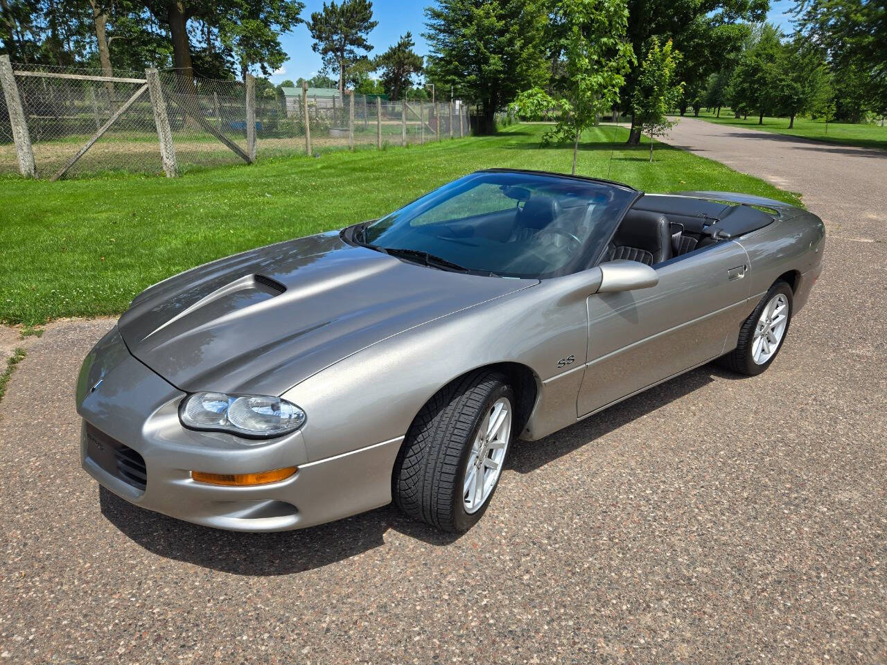 2002 Chevrolet Camaro 1