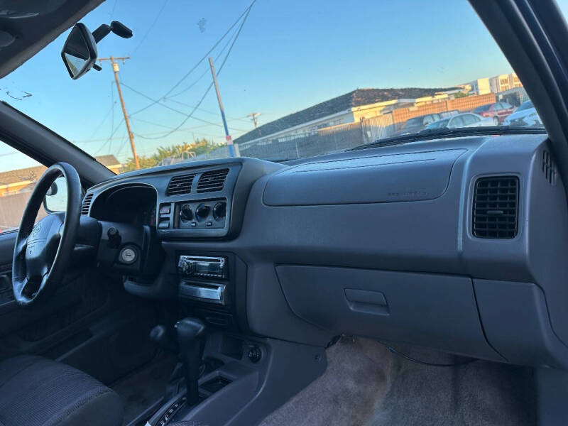 2000 Nissan Frontier XE