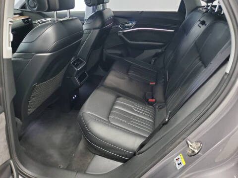 2019 Audi e-tron quattro Prestige