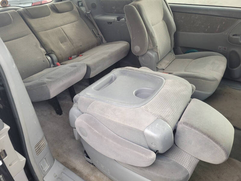 2010 Toyota Sienna CE 7-Passenger