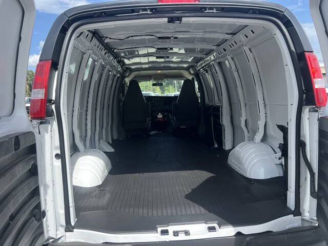 2025 Chevrolet Express 2500