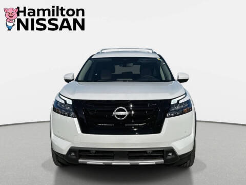 2025 Nissan Pathfinder SL