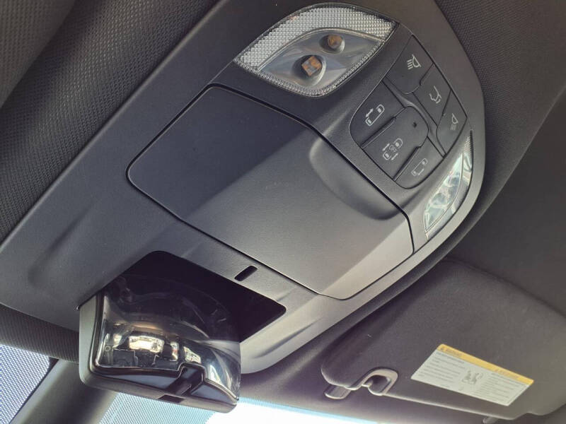2024 Chrysler Pacifica Plug-In Hybrid Select
