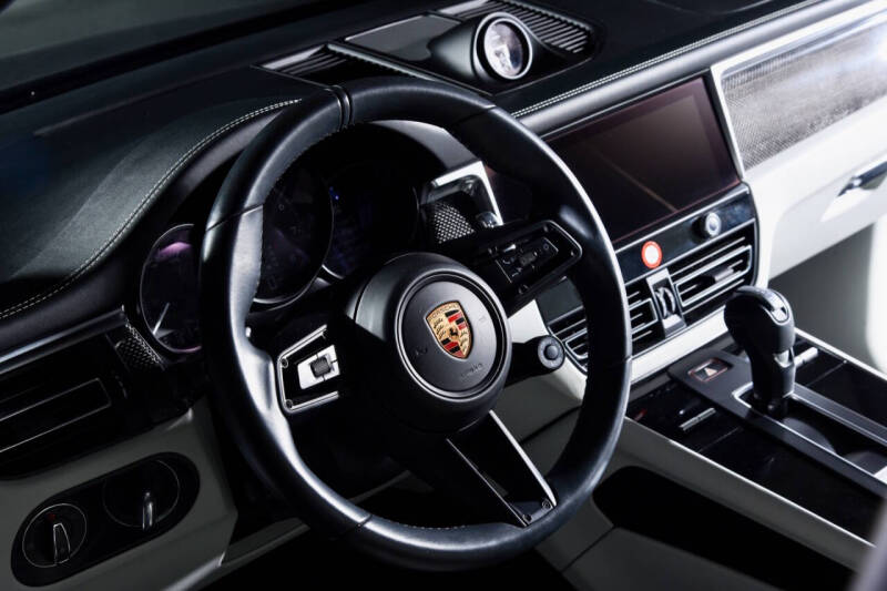 2022 Porsche Macan S
