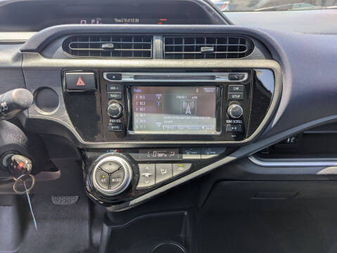 2016 Toyota Prius c Two
