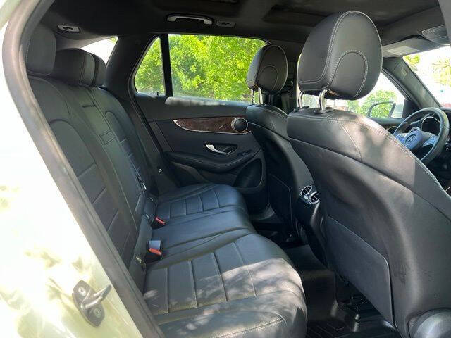 Mercedes-BenzGLC20